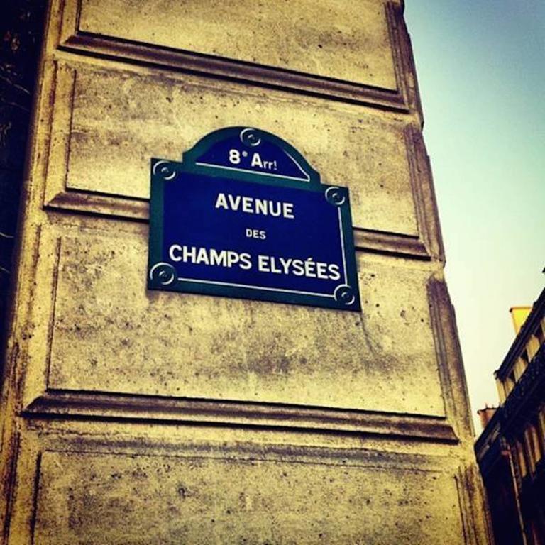Private Studio - Avenue Des Champs-Elysees Appartement Parijs Buitenkant foto