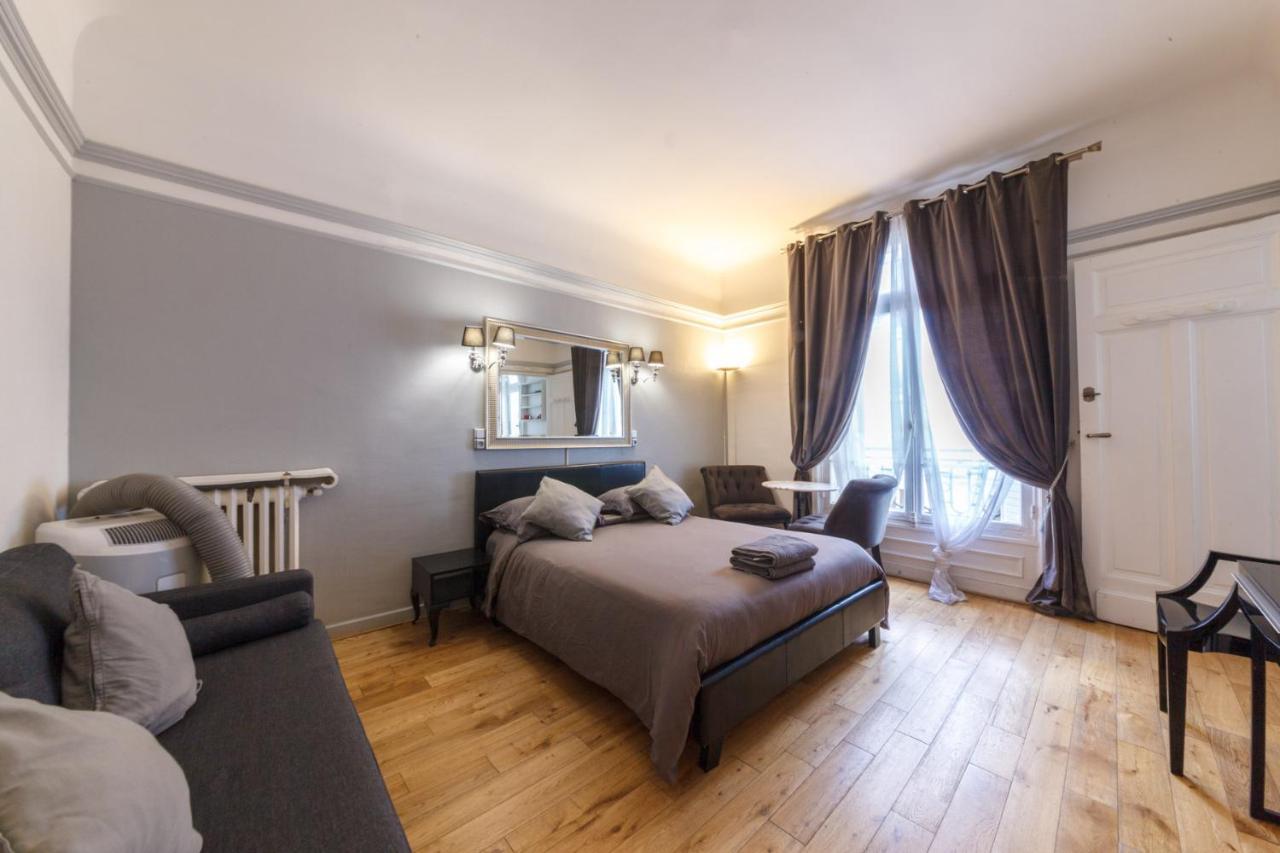 Private Studio - Avenue Des Champs-Elysees Appartement Parijs Buitenkant foto