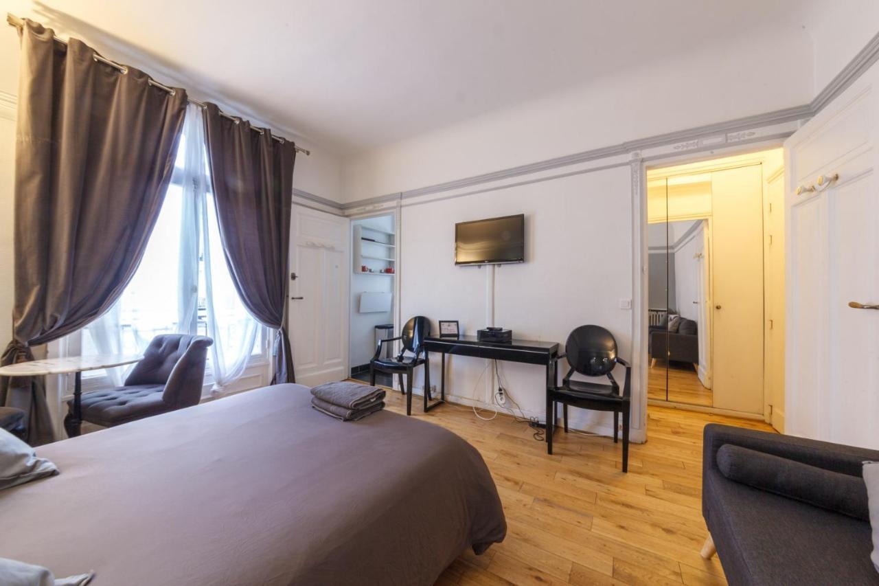 Private Studio - Avenue Des Champs-Elysees Appartement Parijs Buitenkant foto