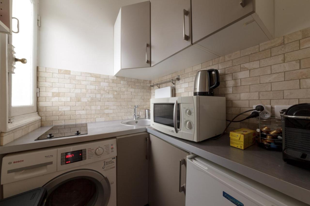 Private Studio - Avenue Des Champs-Elysees Appartement Parijs Buitenkant foto